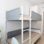 Laresibcn Minimum 31 Nights Hostal *
