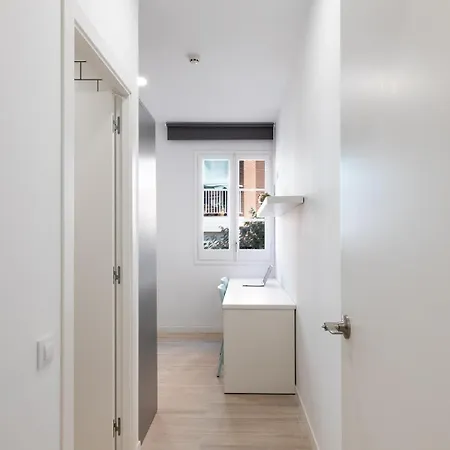 Hostal Laresibcn Minimum 31 Nights Barcelona