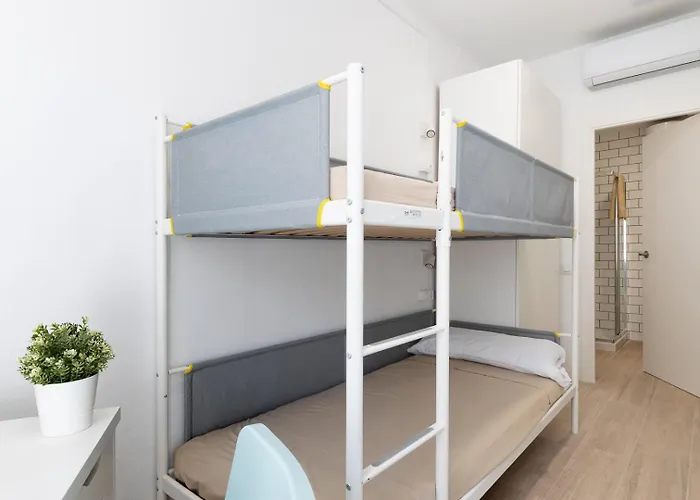 Laresibcn Minimum 31 Nights بيت شباب *