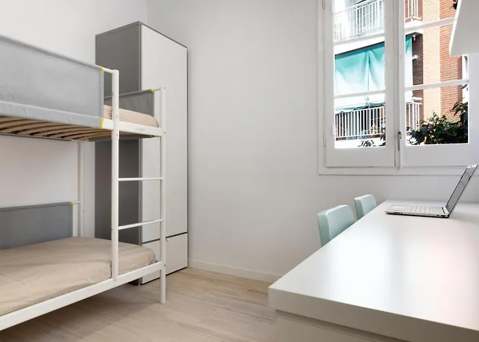 Laresibcn Minimum 31 Nights Hostel *